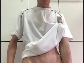 大屌哥炫耀勃起巨根 singapore detached twink porn