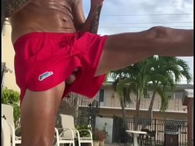 鸡巴意外从短裤里弹出 twitter gay porn chinese