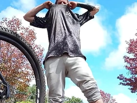 骑单车让我鸡儿梆硬 taiwan gay solo porn